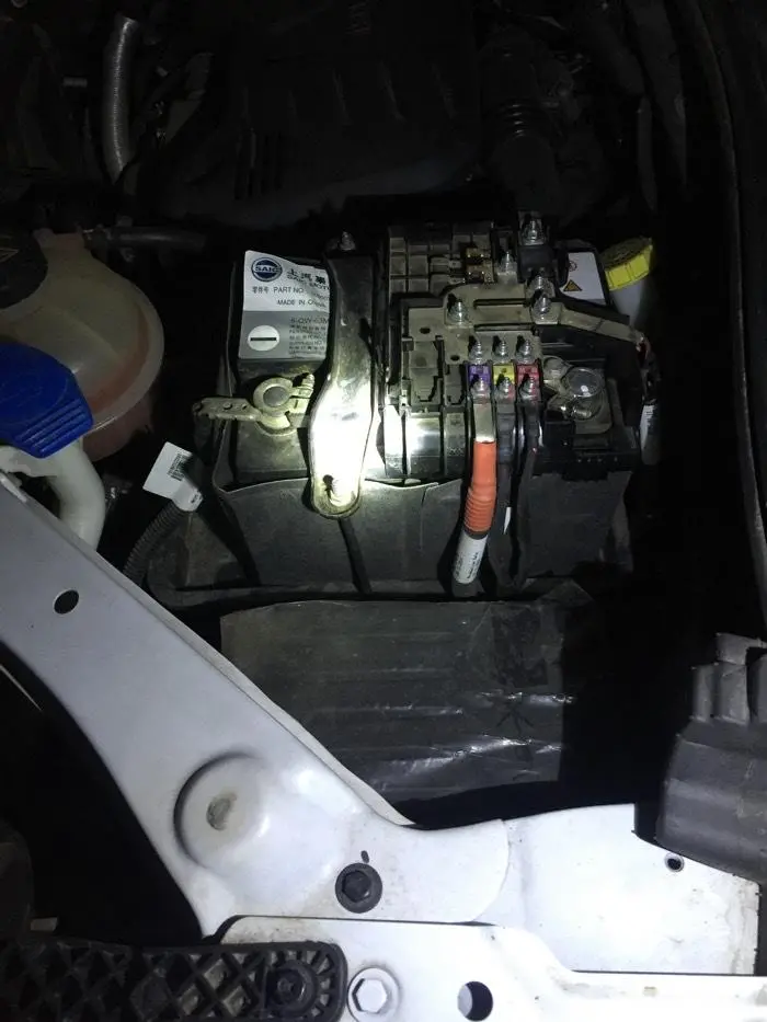 荣威RX5蓄电池亏电 怎么办？